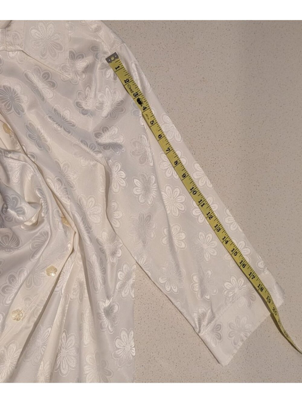 Foxcroft Wrinkle-Free White Floral Button-Up Shirt Flower Buttons Sz 16 Cotton - Picture 14 of 16